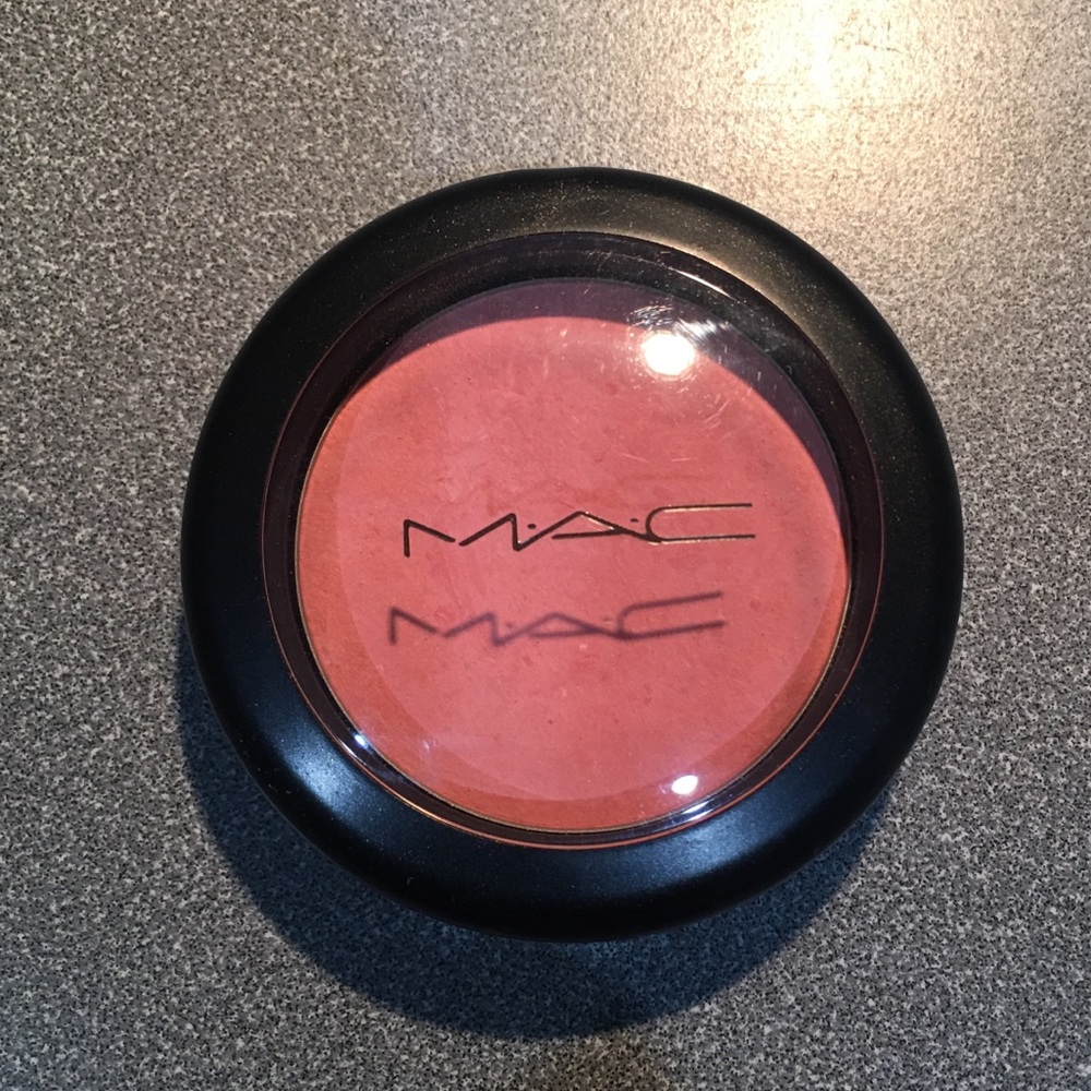 MAC Pro Long-wear Blush in Rosy Outlook